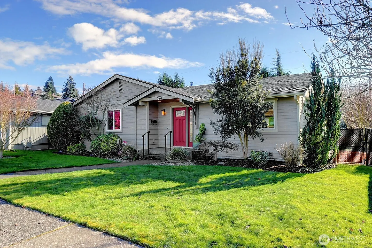 624 Alder Street photo 1