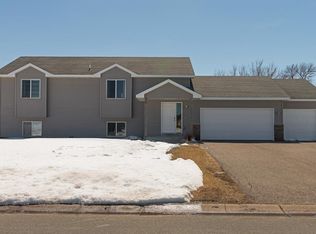 10915 53rd St NE, Albertville, MN 55301