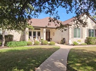 107 W Majestic Oak Ln, Georgetown, TX 78633