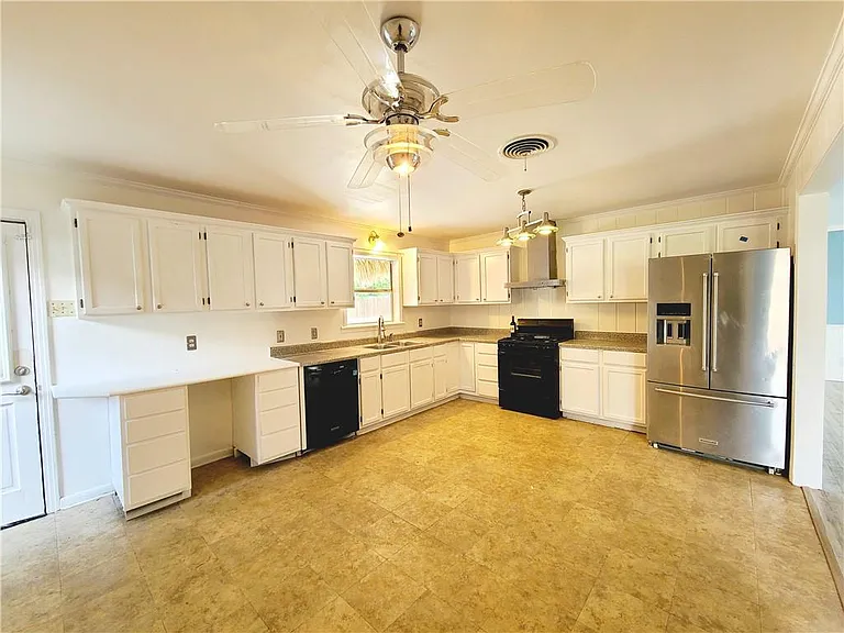 5710 Hinman Dr — Photo 11