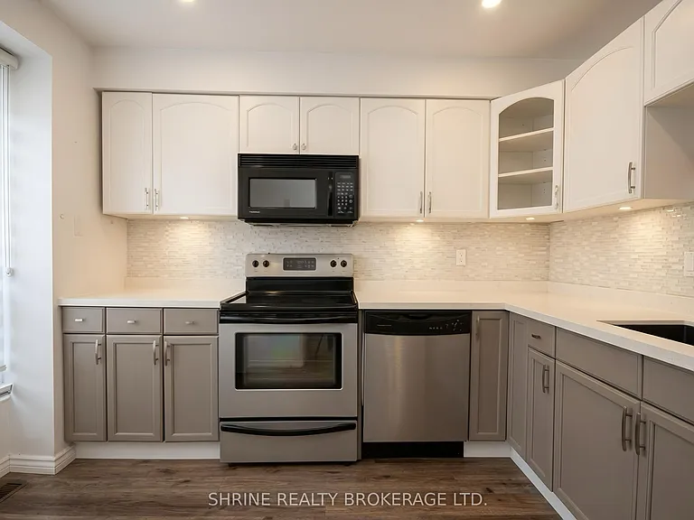 626 Wharncliffe Rd S #33 — Photo 2