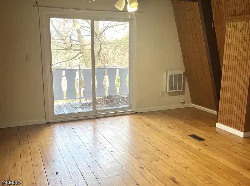 2 bed, 1.0 bath, $1,850 — Photo 3