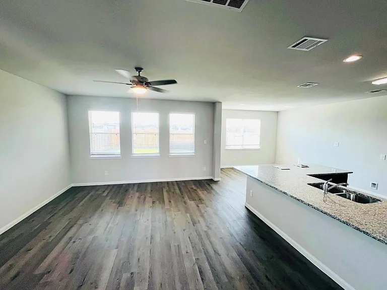 4818 Blue Jacaranda Way — Photo 3