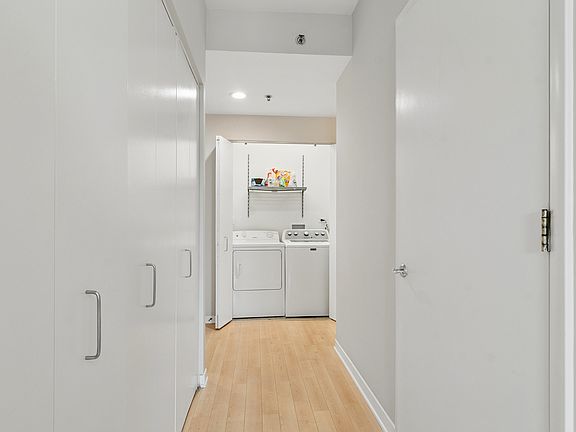 5th image of 77 S Evergreen Ave Unit 401