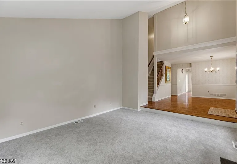 10 Exeter Rd — Photo 6