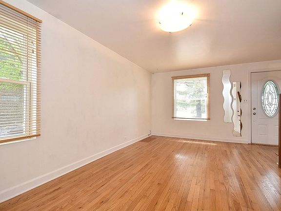 4th image of 2445 Elder Ln