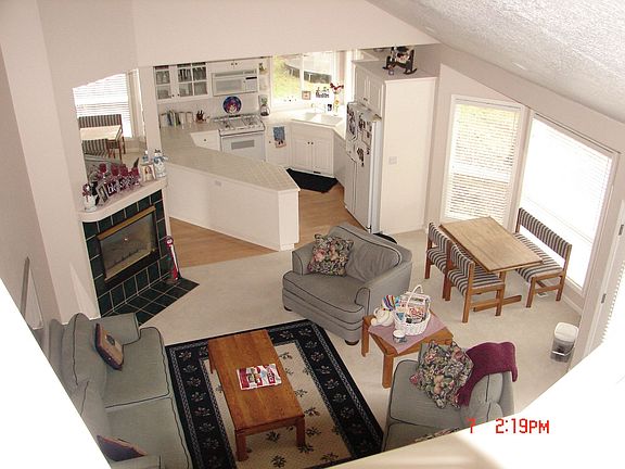 LR/Kit from stairs