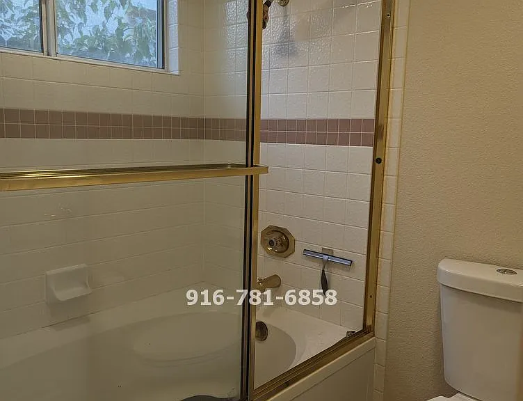 715 Merrill Ct — Photo 10
