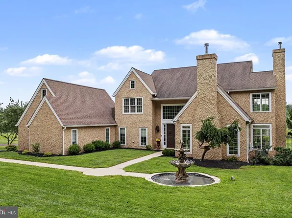 98 Cressman Rd, Telford, PA 18969