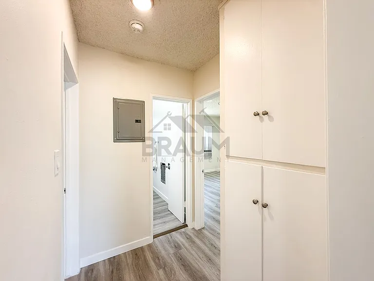 SEPULVEDA — Photo 13