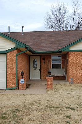 2nd image of 725 Wood Hollow Ln