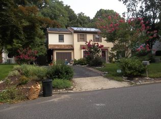 104 Twin Oaks Dr, Kings Park, NY 11754