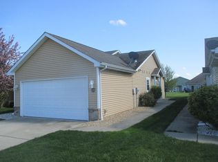 1821 E 105th Pl, Crown Pt, IN 46307