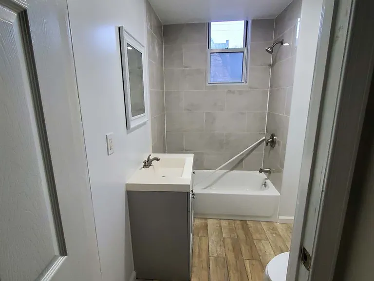 501 S 42nd St #1R — Photo 7