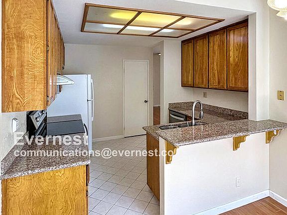 5th image of 34282 Kenwood Dr