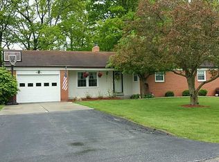 1876 Riverview Dr, Defiance, OH 43512