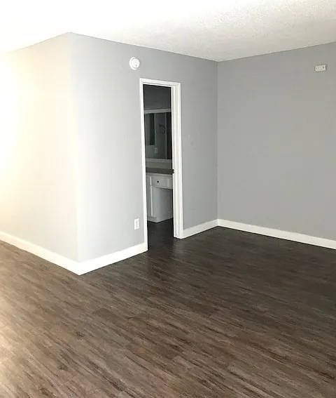 5345 Sepulveda Boulevard — Photo 25