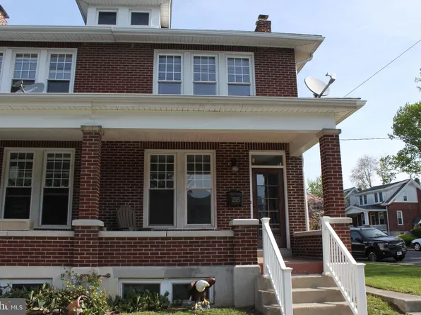 215 E Emaus St, Middletown, PA 17057