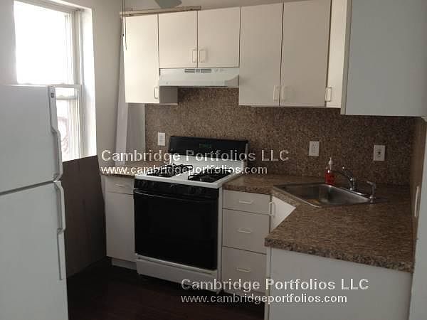 2nd image of 84 Division St