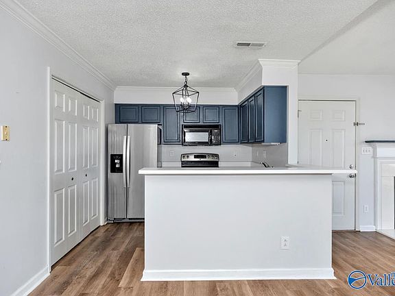 5th image of 226 Waters Edge Ln Unit 6