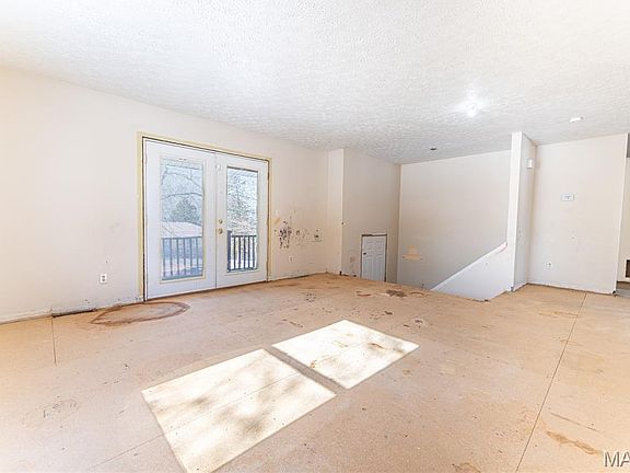 4th image of 22670 Lace Ln
