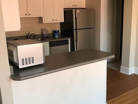 5th image of 6026 Waterman Blvd
