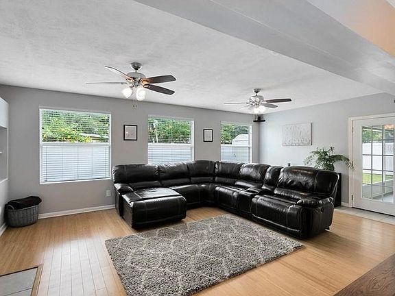 3rd image of 3811 Ibis Dr