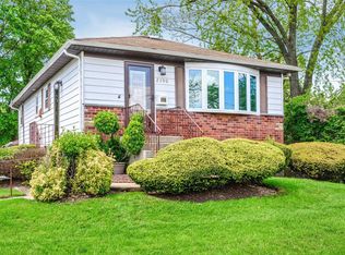 2390 Jackson Ave, Seaford, NY 11783