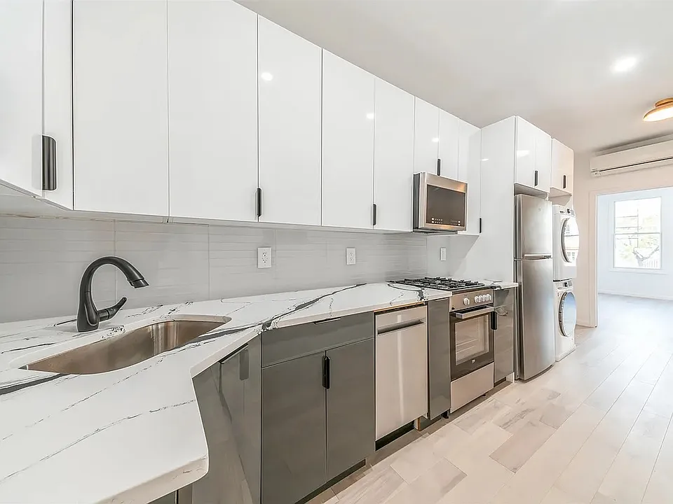 216 Halladay St #1