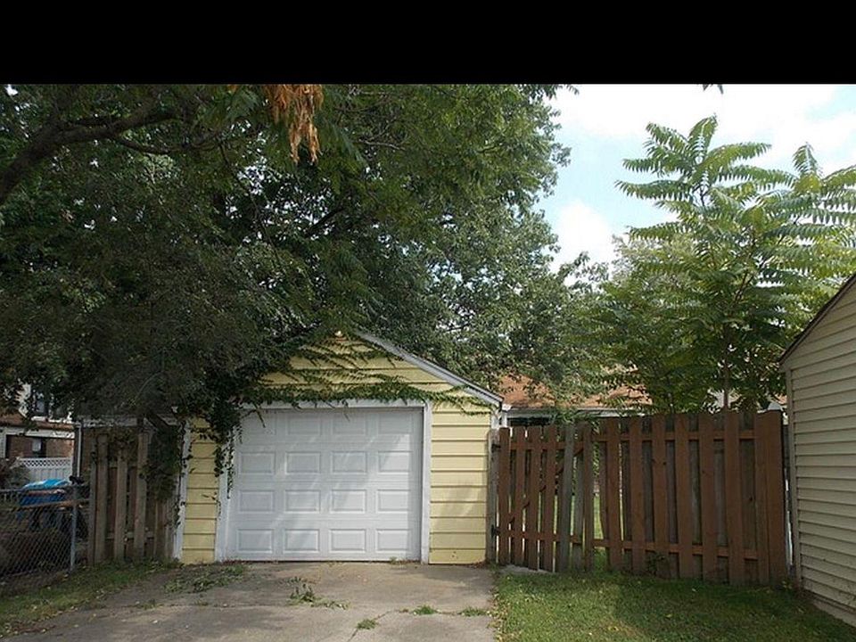 1st image of 18046 School St