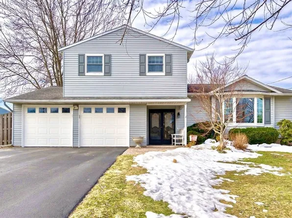 7431 Donegal Way, Liverpool, NY 13088