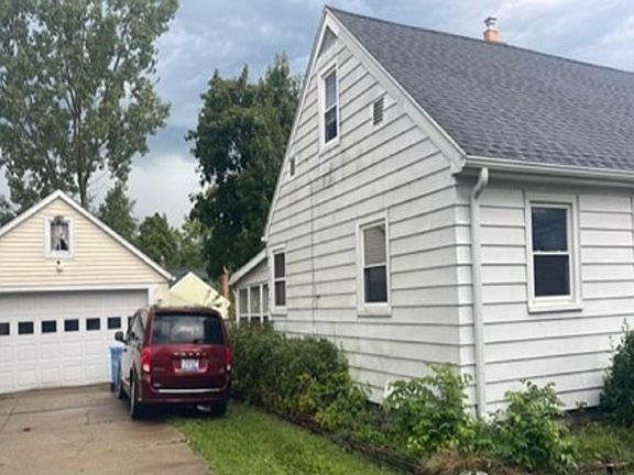 2nd image of 1117 Lincoln Ave