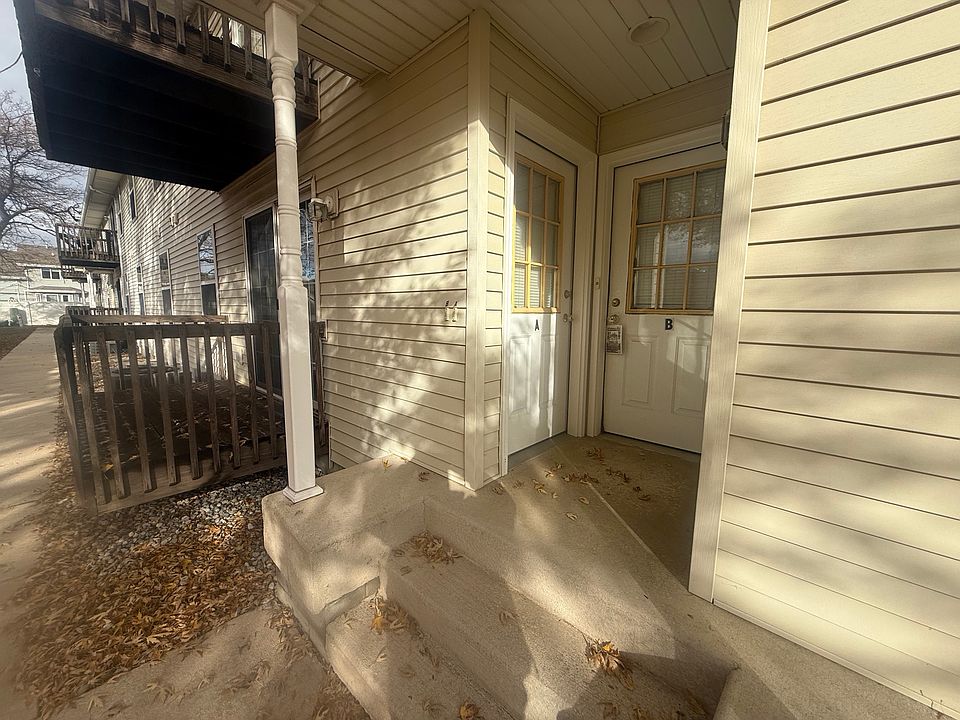 Front entrance with private deck