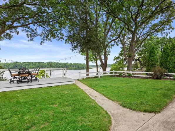 1819 North Davies DRIVE, Summit, WI 53066
