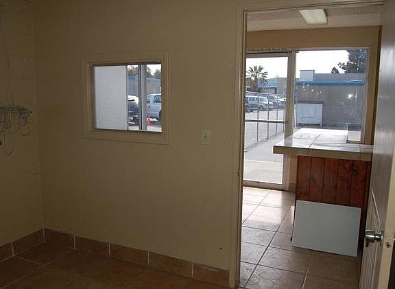 5th image of 825 N Andreasen Dr Ste C