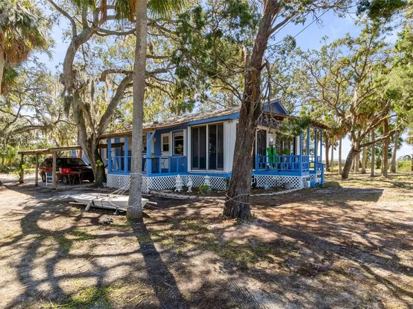 8812 Camp Ln, Hudson, FL 34667