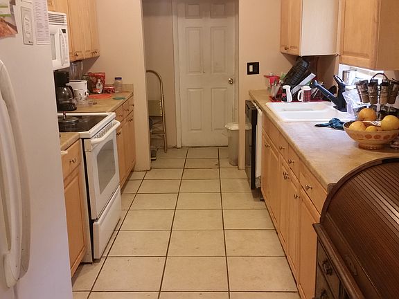 3rd image of 2382 SE Allen St
