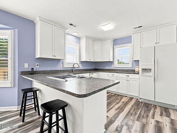 5th image of 102 Periwinkle Drive
