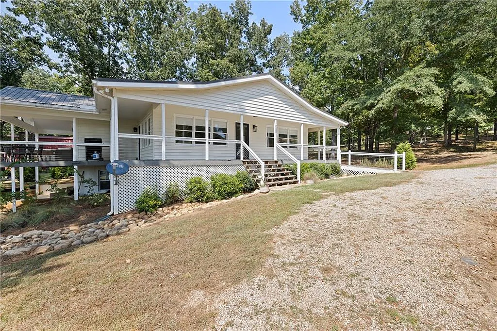 3 bed, 3.0 bath, 2754 sqft, $3,600 — Photo 3