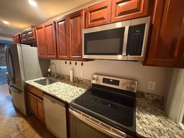 3 Crescent St #2