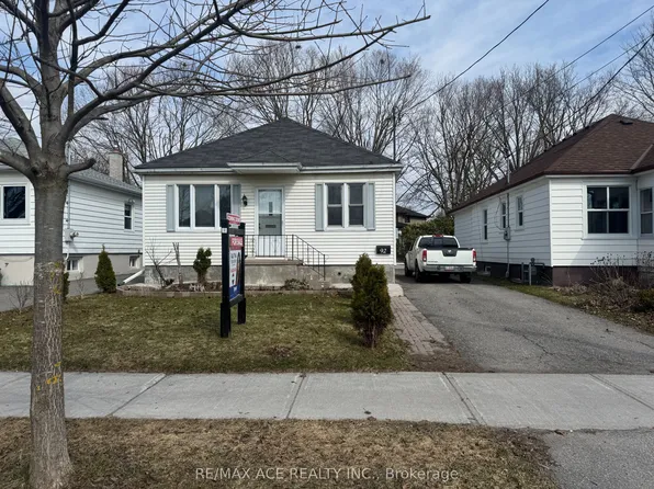 92 Ware St, Peterborough, ON K9J 2B7