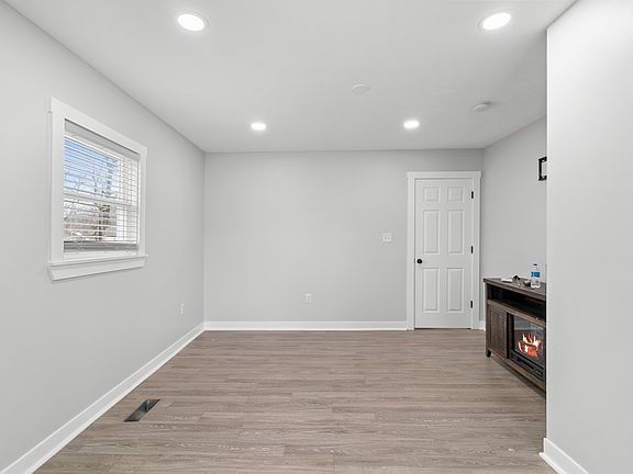 2nd image of 3501 N Euclid Ave