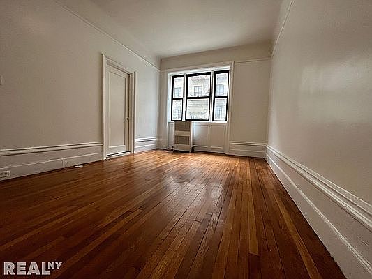 1st image of 725 W 172nd St APT 4