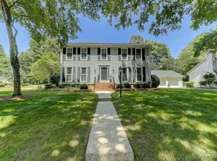 4201 Bridgewood Ln, Charlotte, NC 28226