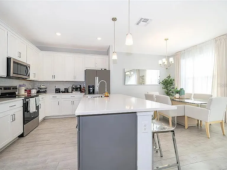 5818 Wallis Ln — Photo 4