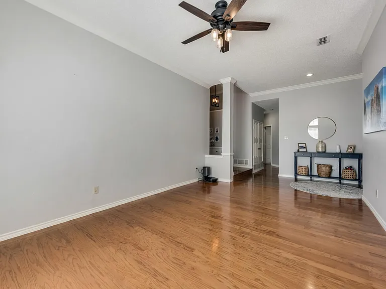7404 Catlow Ct — Photo 5