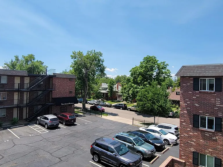 140 S Ogden St — Photo 33
