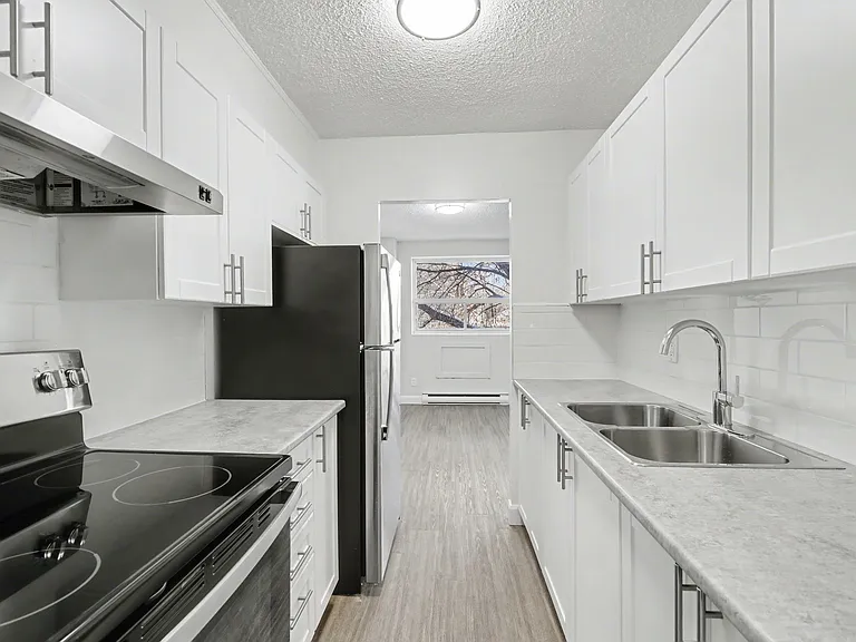 125 College Ave S — Photo 6