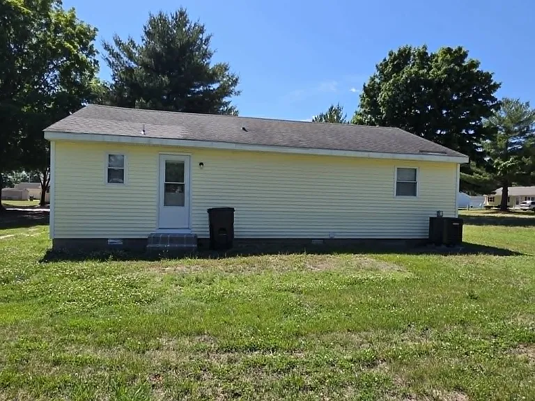 1123 Hillcrest Ave — Photo 3