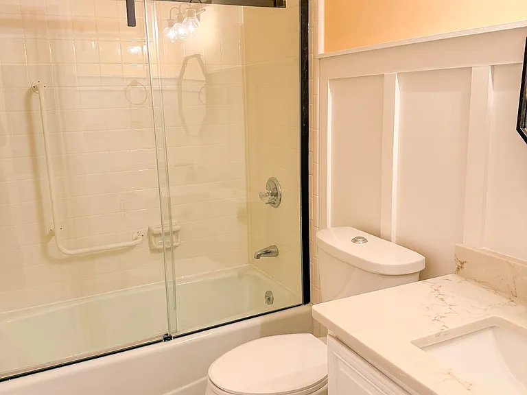 106 Montrose Dr — Photo 16